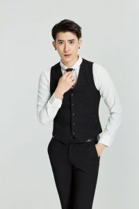 Moda na marynarskie stylizacje: Jak tworzyć oryginalne looki w stylu morskim?